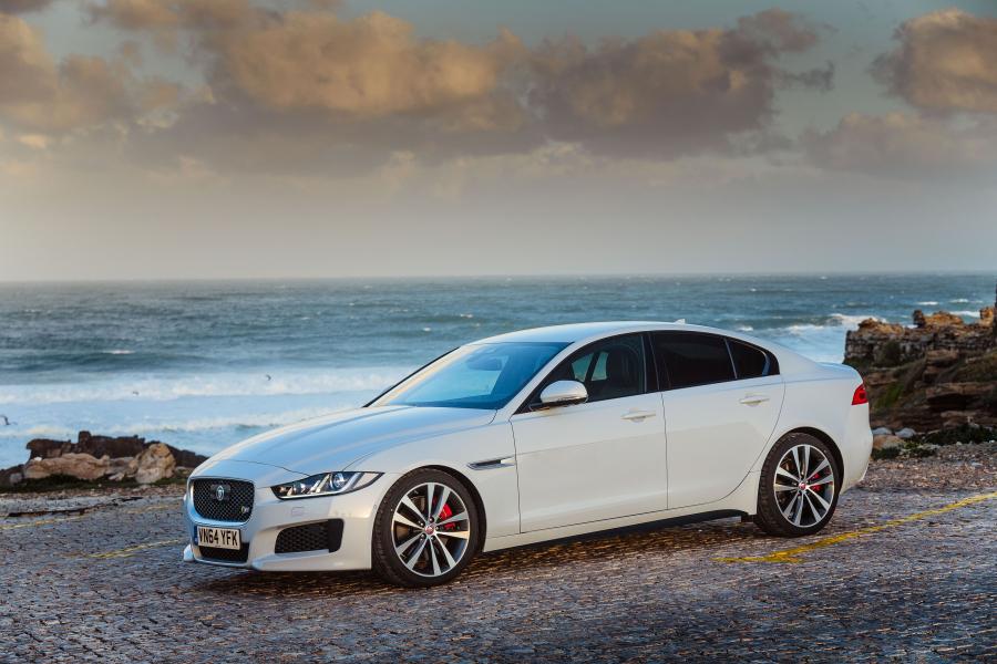  Jaguar XE S 2015 года  (фото 37 из 49)
